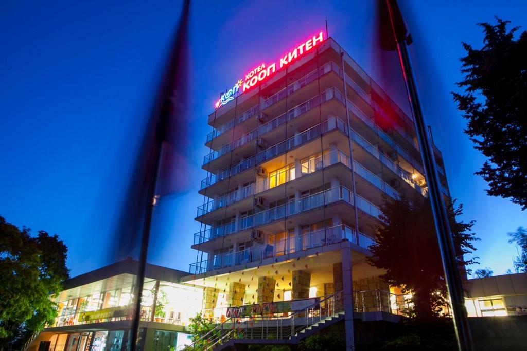 Hotel Coop - Kiten Naousa Dış mekan fotoğraf